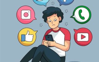 persona mirando el móvil con actitud reflexiva